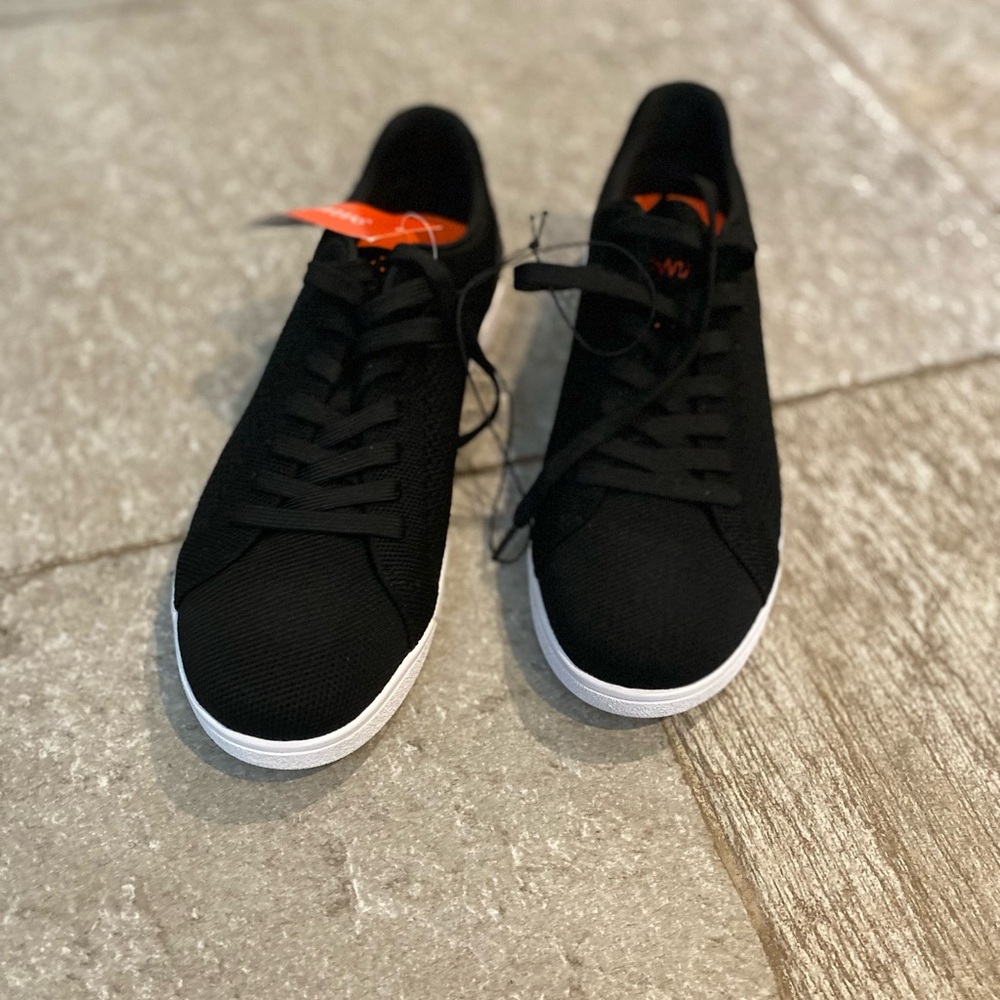 NEW Sz 9 SWIMS BLACK Breeze Men’s Tennis Knit Shoes Water Pool Swimming